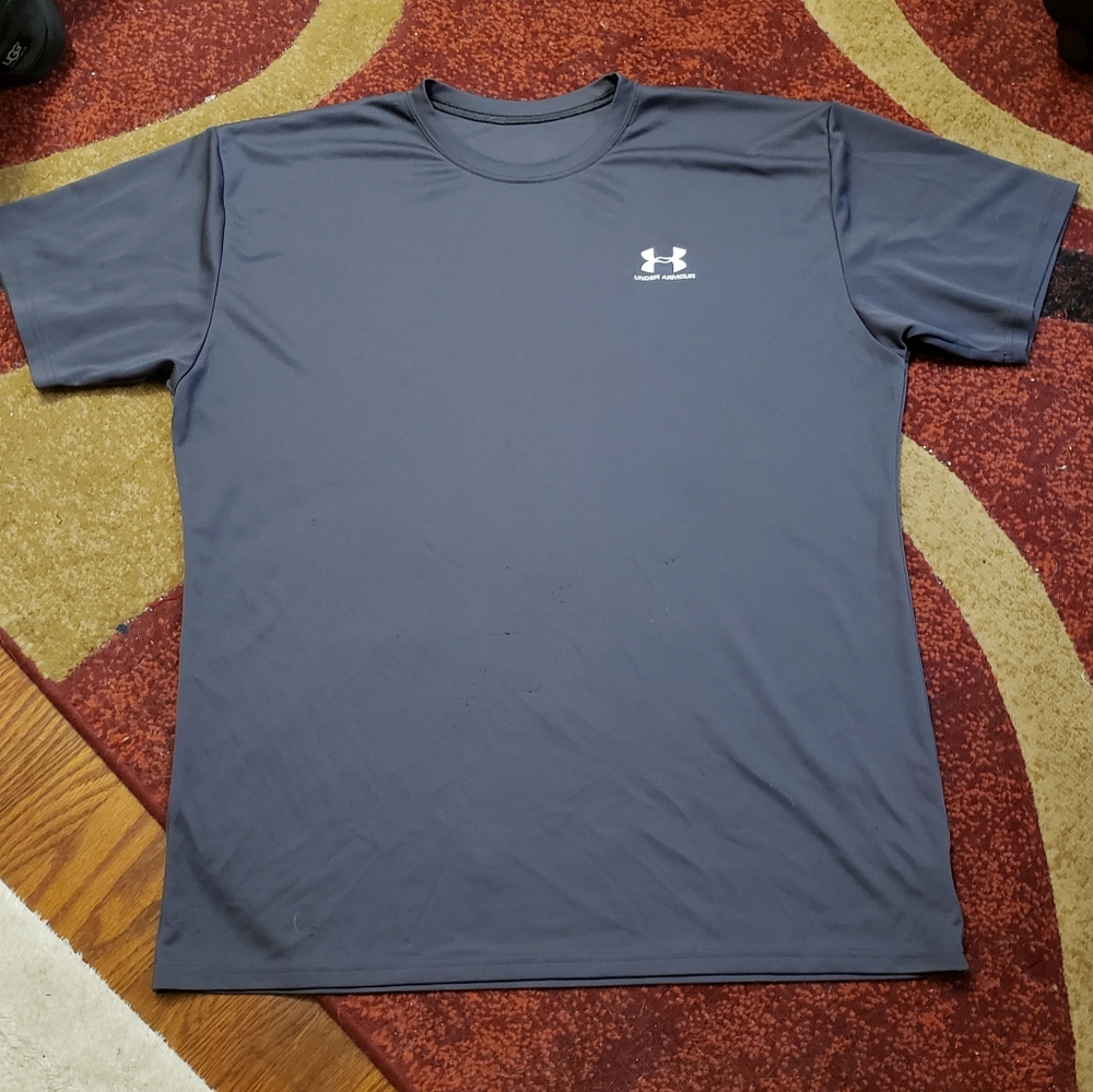 Mens Under Armour workout shirt